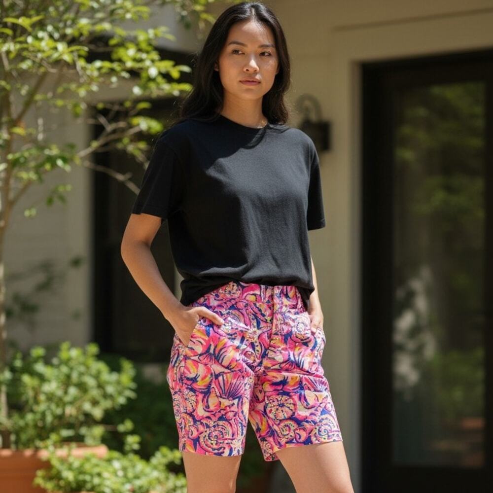 Lilly Pulitzer The Chipper Short Women's 2 Multicolor Beach Shells Print Coastal